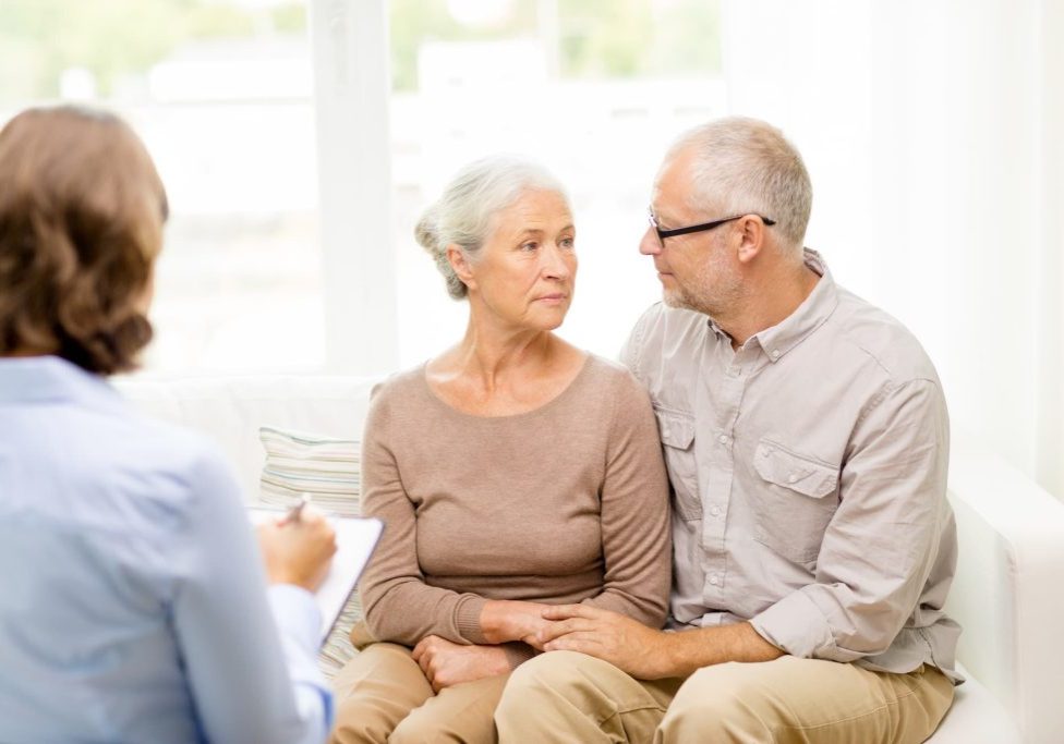 elderly-couple-being-counselled